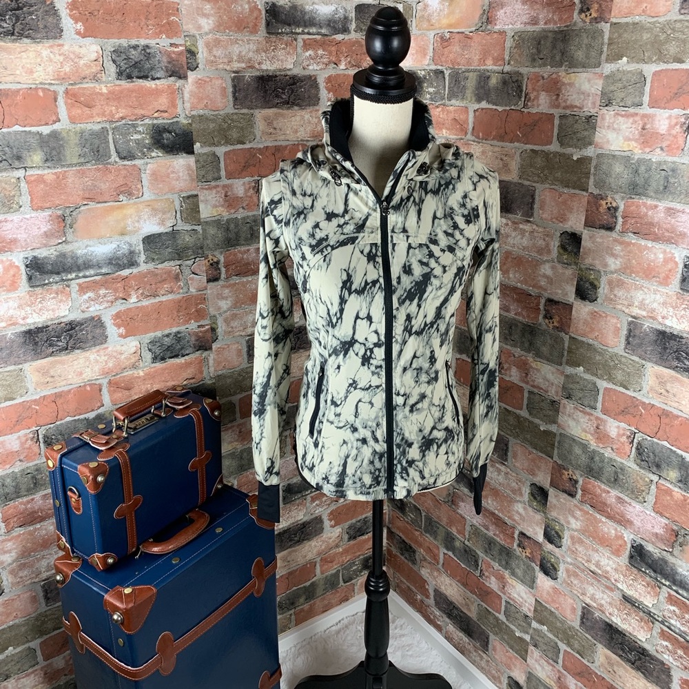Lululemon Jacket Camo Workout Dri fit Super Rare